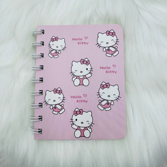 Hello Kitty Accessory Bundle 3 - Picture 3 of 7